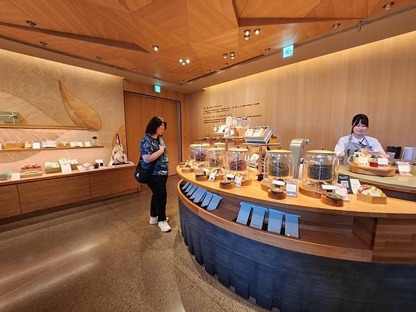 日本東京都STARBUCKS RESERVE® ROASTERY TOKYO (51).jpg