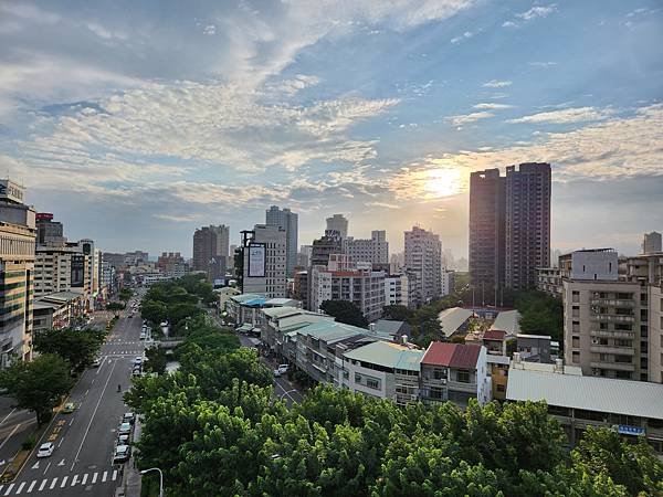 台中市一期家旅：頂樓露台+大廳+外觀 (1).jpg