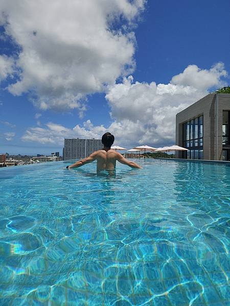 日本沖縄県MB Gallery Chatan by The Terrace Hotels：Rooftop Pool (9).jpg