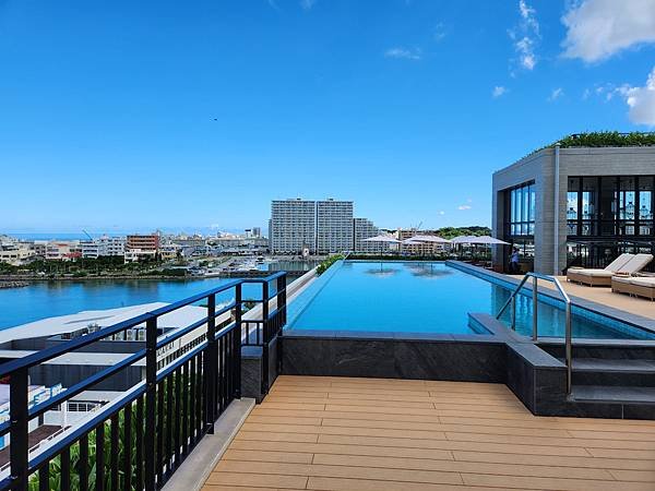 日本沖縄県MB Gallery Chatan by The Terrace Hotels：Rooftop Pool (39).jpg