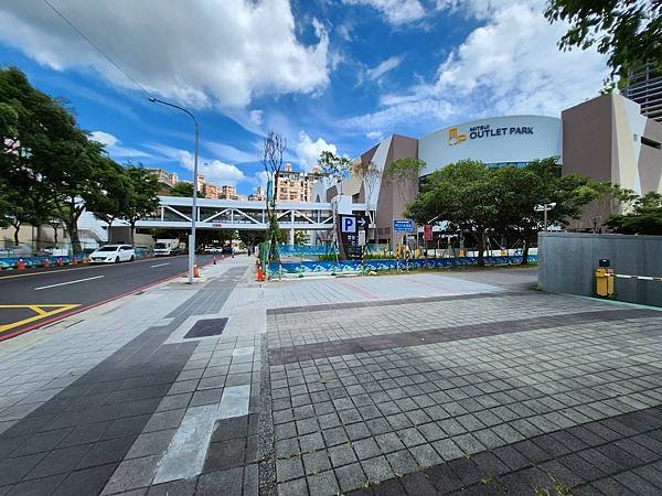 台北縣林口鄉MITSUI OUTLET PARK 林口二期【盜攝版】 (8).jpg