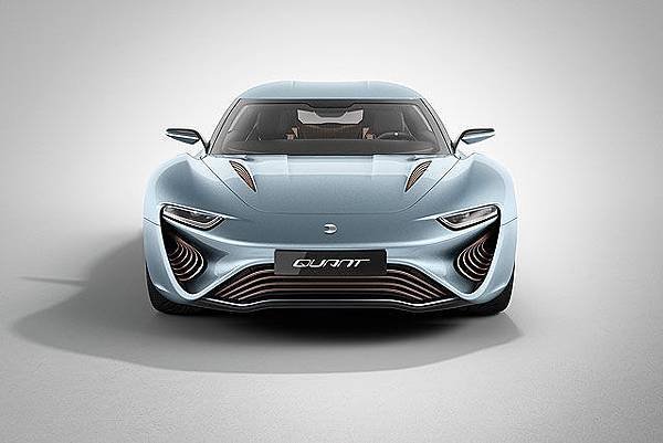 Quant e-Sportlimousine使用了Flow Cell流動電池技術，雖然官方並未公布詳細的運作原理，但靠著400公升的鹽水，就能夠行駛600公里，與目前炙手可熱的氫燃料電池相比，有著安全性高與容易填充的優勢。