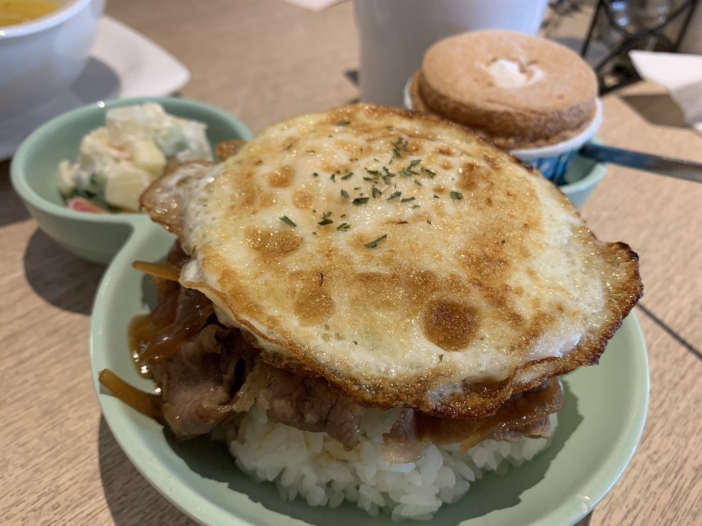 梨子咖啡館－崇德店(2024年菜單)｜洲際棒球場旁美食＊台中