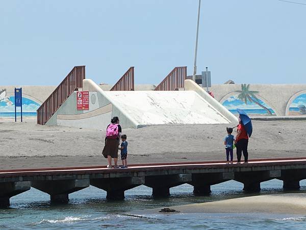 高雄彌陀區海岸光廊