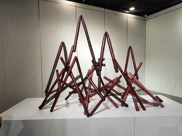 林秀鳳撫竹50竹編創作展