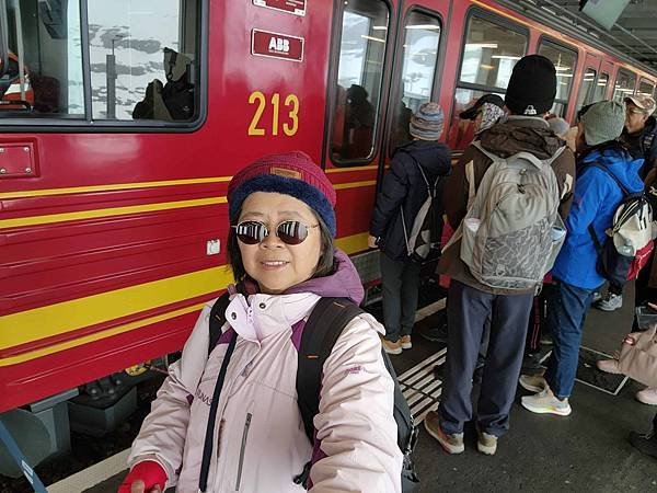 歐洲德瑞人間仙境15天深度之旅(九) 瑞士少女峰~~有歐洲之