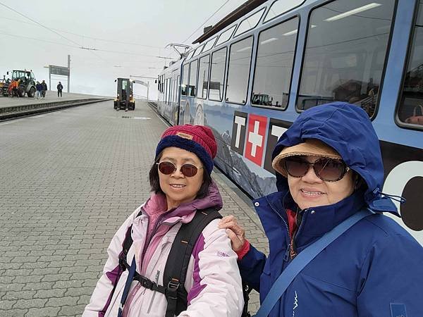 歐洲德瑞人間仙境15天深度之旅(九) 瑞士少女峰~~有歐洲之