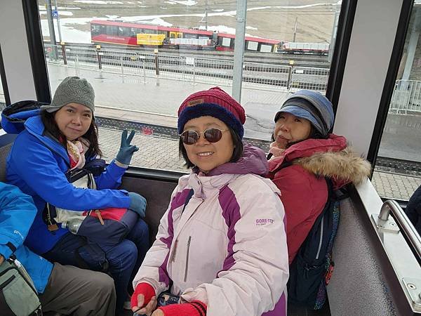歐洲德瑞人間仙境15天深度之旅(九) 瑞士少女峰~~有歐洲之