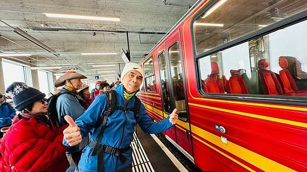 歐洲德瑞人間仙境15天深度之旅(九) 瑞士少女峰~~有歐洲之