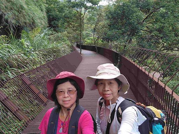 三貂嶺生態友善隧道~~鏡面隧道洞口倒影好好拍