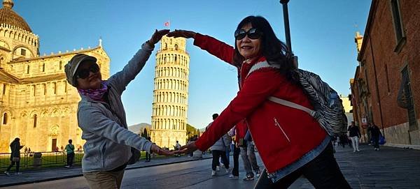 義大利全覽15天之旅(二十二) 義大利比薩斜塔~~斜而不倒塌