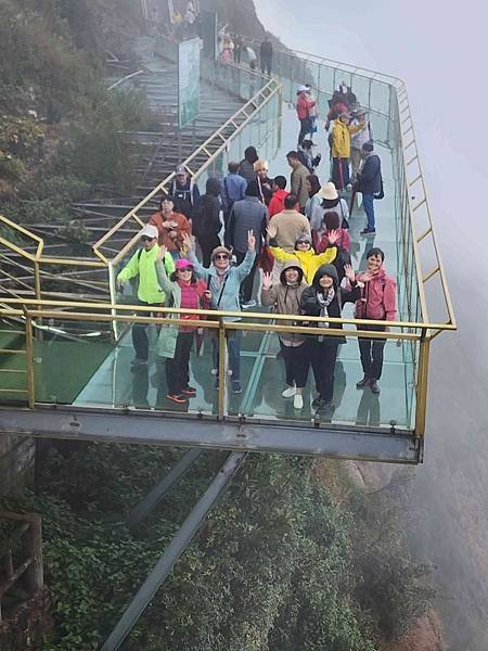 北中南越全覽12日(四) 沙壩景點~~龍雲玻璃天空步道海拔兩