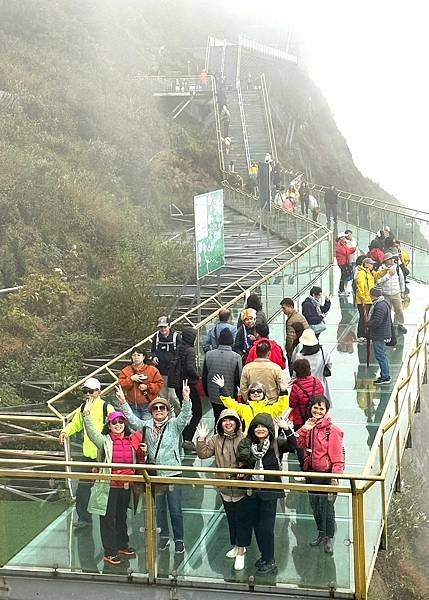 北中南越全覽12日(四) 沙壩景點~~龍雲玻璃天空步道海拔兩