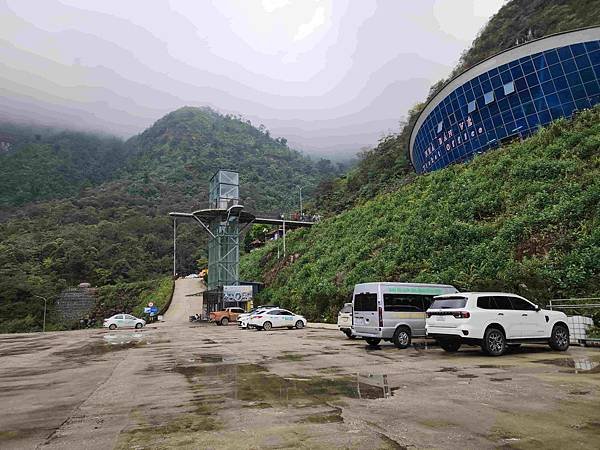 北中南越全覽12日(四) 沙壩景點~~龍雲玻璃天空步道海拔兩