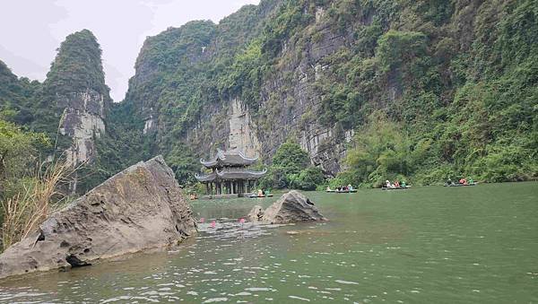 北中南越全覽12日(七) 北越雙龍灣之陸龍灣~~夜宿下龍灣