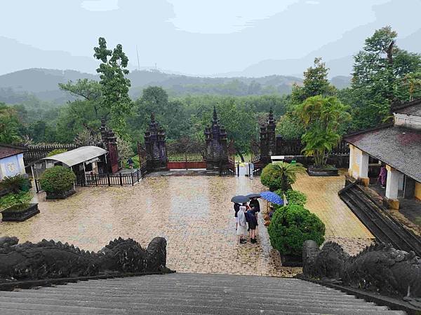 北中南越全覽12日(十一) 順化一日遊★天佬寺遊香江~~啟定