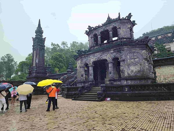 北中南越全覽12日(十一) 順化一日遊★天佬寺遊香江~~啟定