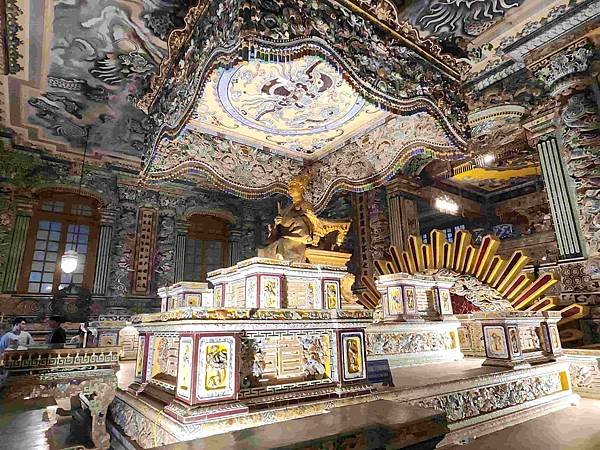 北中南越全覽12日(十一) 順化一日遊★天佬寺遊香江~~啟定