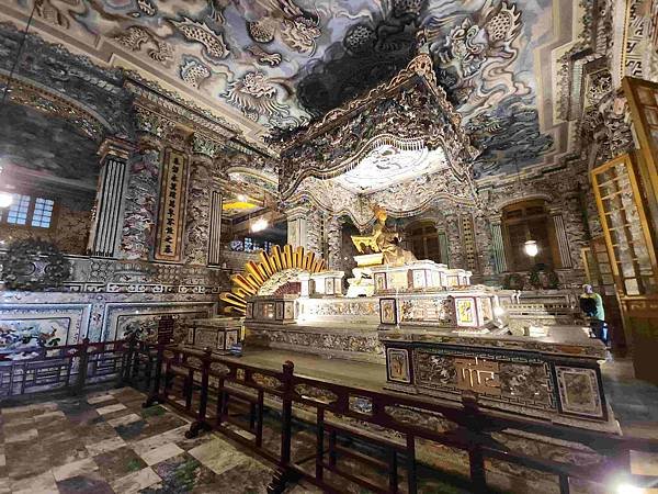 北中南越全覽12日(十一) 順化一日遊★天佬寺遊香江~~啟定