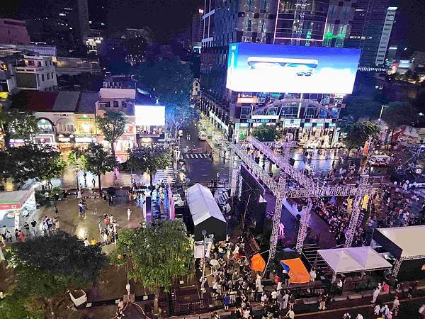 北中南越全覽12日(二十二) 胡志明市咖啡公寓&amp;搭遊輪夜遊湄