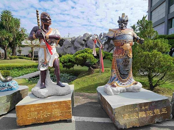 台南楠西玄空法寺~~奇石雕塑石林鐘乳石到處讓人驚嘆連連