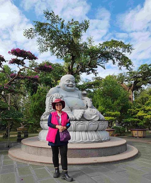 台南楠西玄空法寺~~奇石雕塑石林鐘乳石到處讓人驚嘆連連