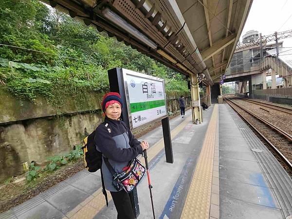 一秒跨越新北市、基隆市的五堵台鐵舊隧道自行車道