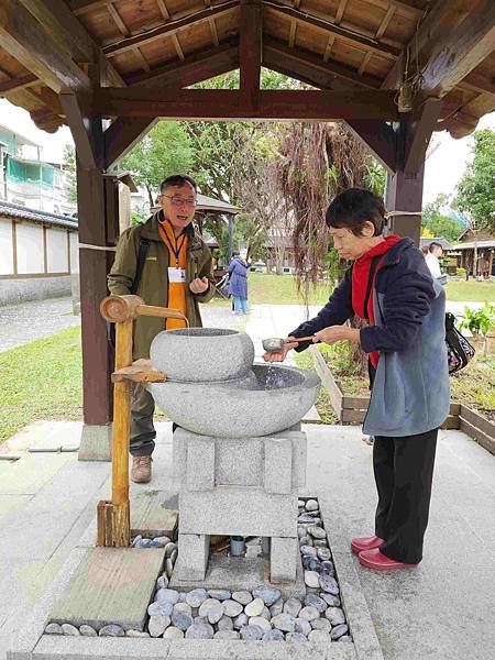 搭乘花蓮郵輪式公車303B(一)吉安慶修院