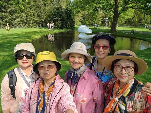荷比法盧15天賞花之旅(八) 梵谷森林公園騎車&amp;庫勒慕勒美術