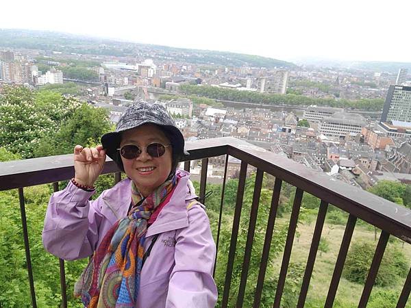 荷比法盧15天賞花之旅(十八) 比利時列日古城區~~布倫山階