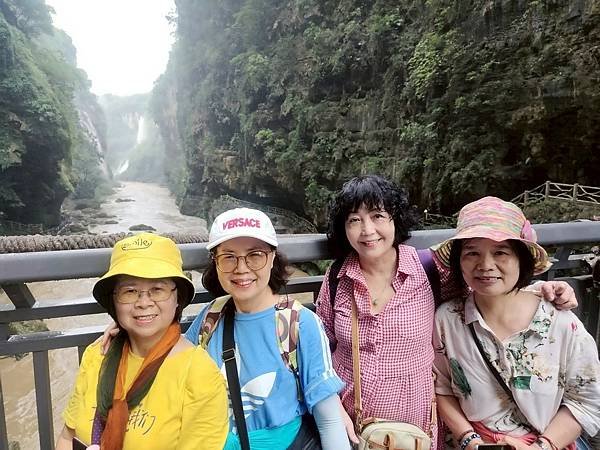大陸精彩貴州之旅(三) 絕美的興義馬嶺河大峽谷