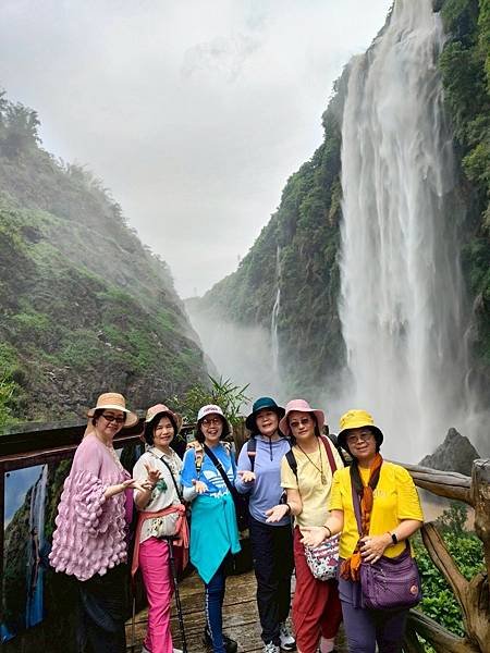大陸精彩貴州之旅(三) 絕美的興義馬嶺河大峽谷