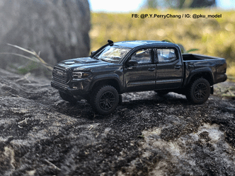 &lt;1/64模型車開箱&gt; Toyota Tacoma TRD 