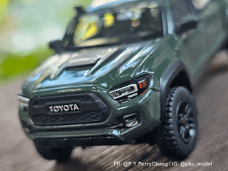 &lt;1/64模型車開箱&gt; Toyota Tacoma TRD 