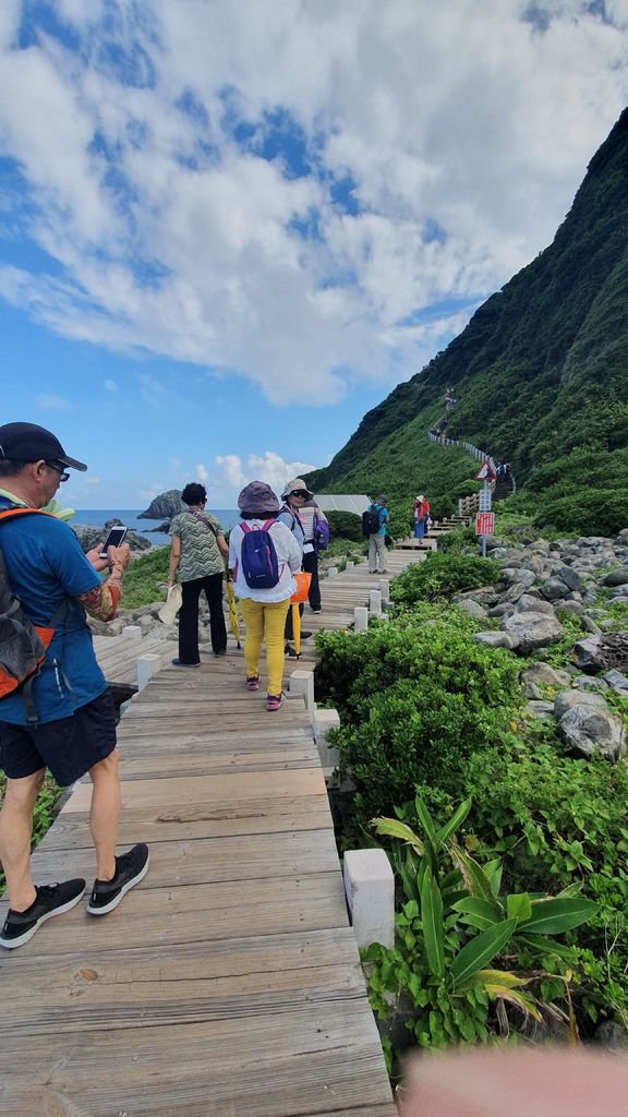 基隆嶼-前方步道-即可登頂