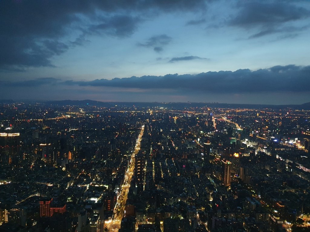 台北101觀景台，鳥瞰台北夜景