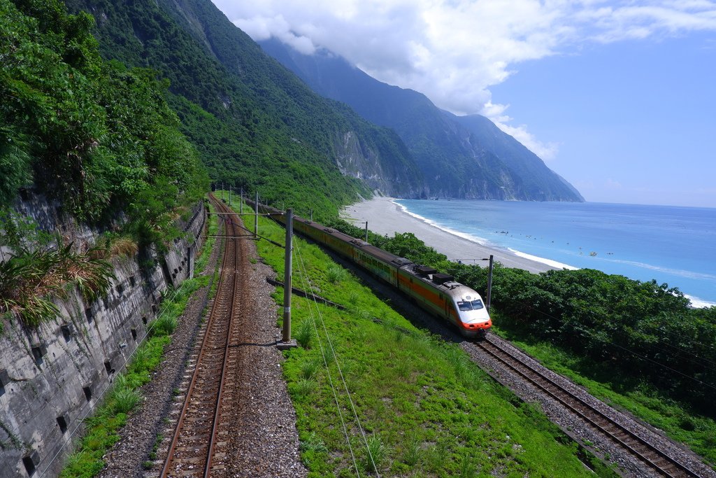 拍攝清水斷涯+火車(自強號)