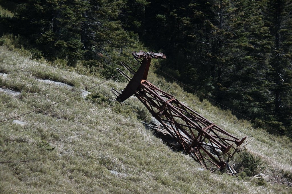合歡山東峰的廢棄纜車