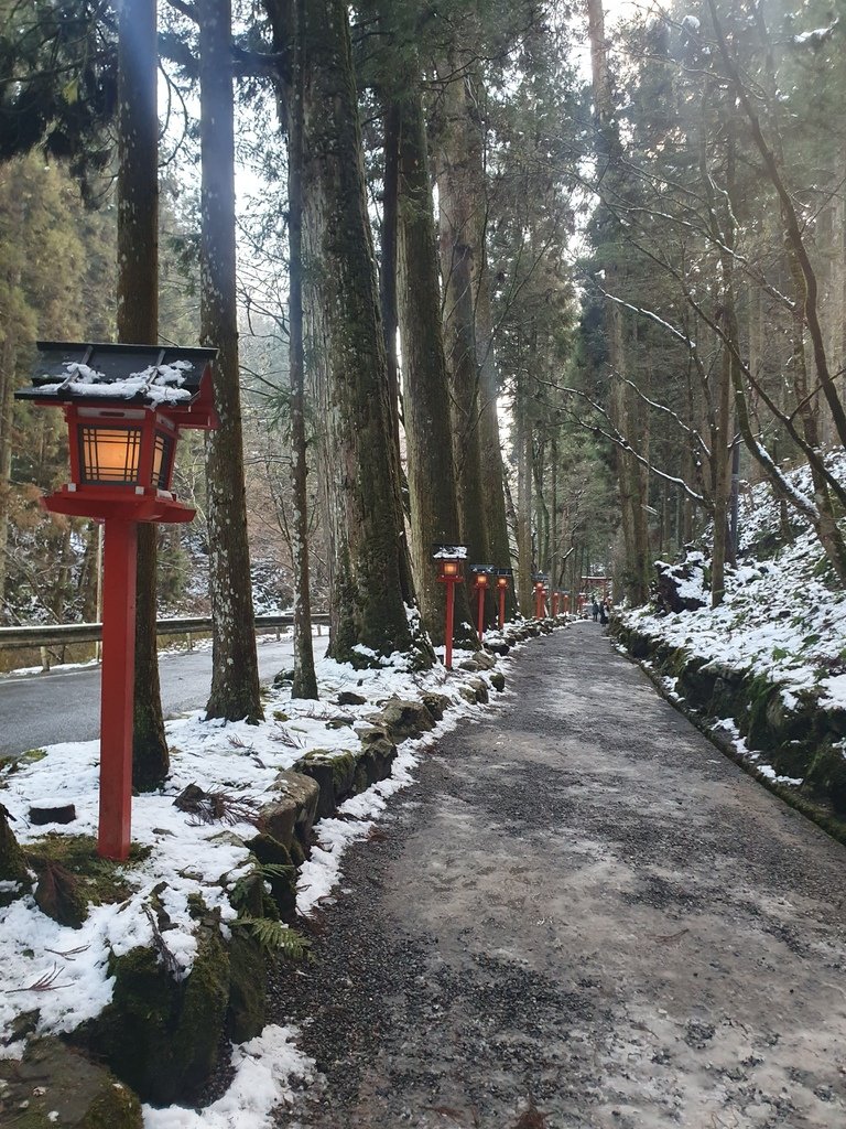 貴船神社奥宮前方的道路晚上會點燈