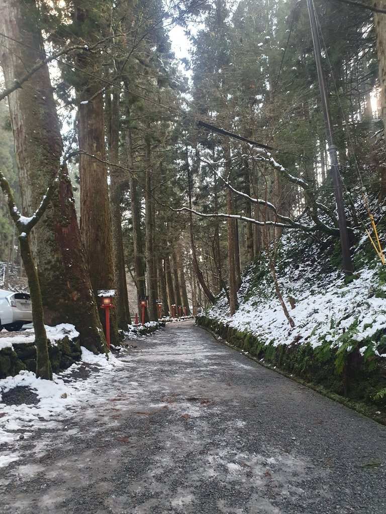 貴船神社奥宮前方的道路晚上會點燈