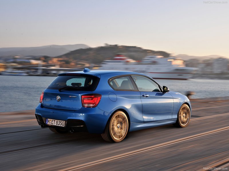 BMW-M135i_2013_800x600_wallpaper_54