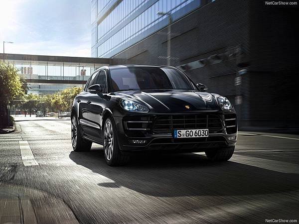 Porsche-Macan_2015_800x600_wallpaper_03