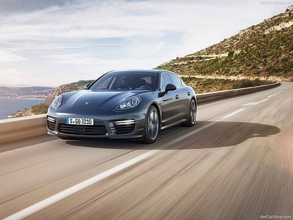 Porsche-Panamera_Turbo_S_2014_800x600_wallpaper_02