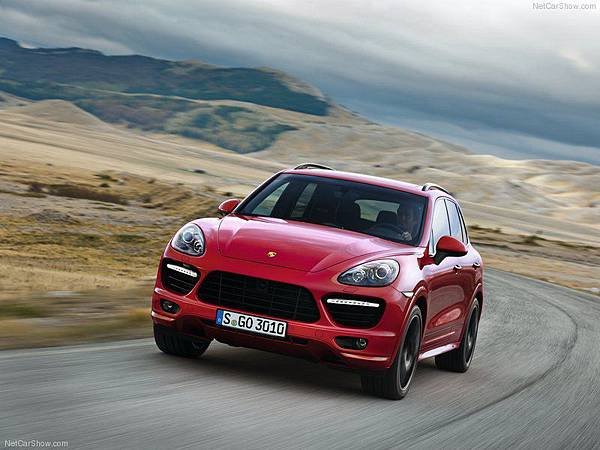 Porsche-Cayenne_GTS_2013_800x600_wallpaper_09