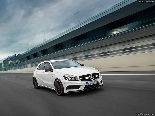 Mercedes-Benz-A45_AMG_2014_800x600_wallpaper_0b