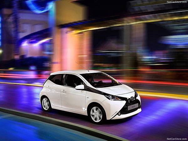 Toyota-Aygo_2015_800x600_wallpaper_17