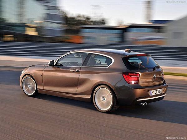 BMW-1-Series_3-door_2013_800x600_wallpaper_08