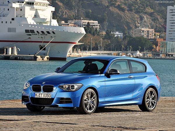 BMW-M135i_2013_800x600_wallpaper_03