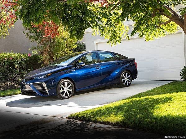 Toyota-Mirai_2016_800x600_wallpaper_01