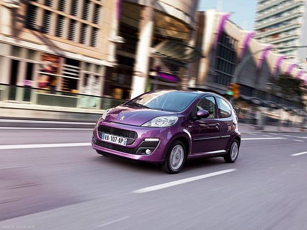 Peugeot-107_2013_800x600_wallpaper_07